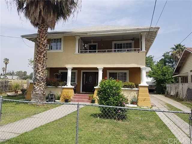 1st image of 572 W 8th St