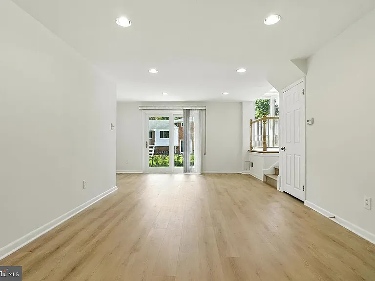 6407 Kirby Rd — Photo 7