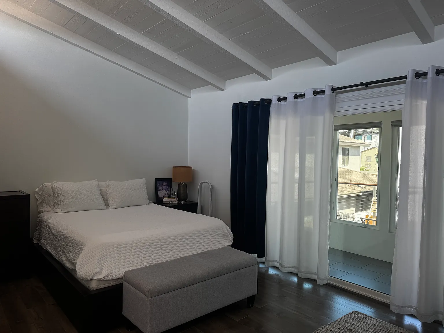 2 bed, 2.5 bath, 1500 sqft, $5,900 — Photo 4