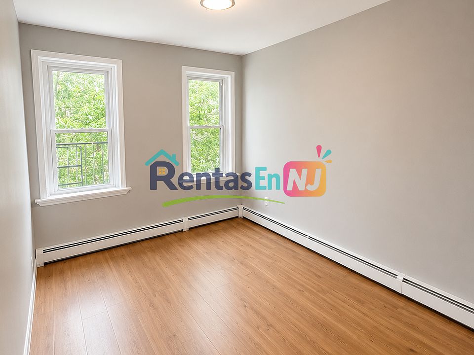 1st image of 331 E Jersey St #3C