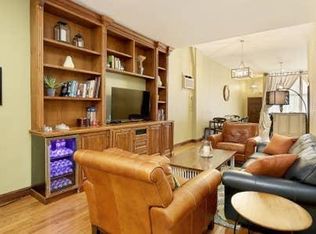 2425 N Clybourn Ave #1, Chicago, IL 60614