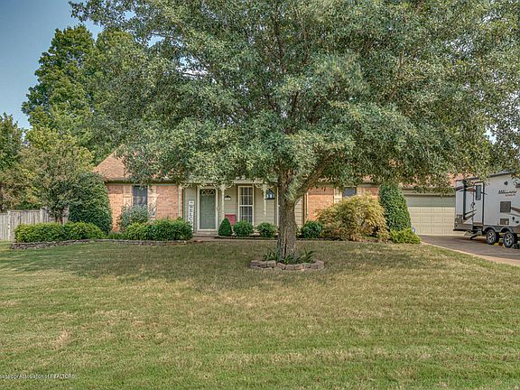 2nd image of 7420 Hunters Hollow Ln