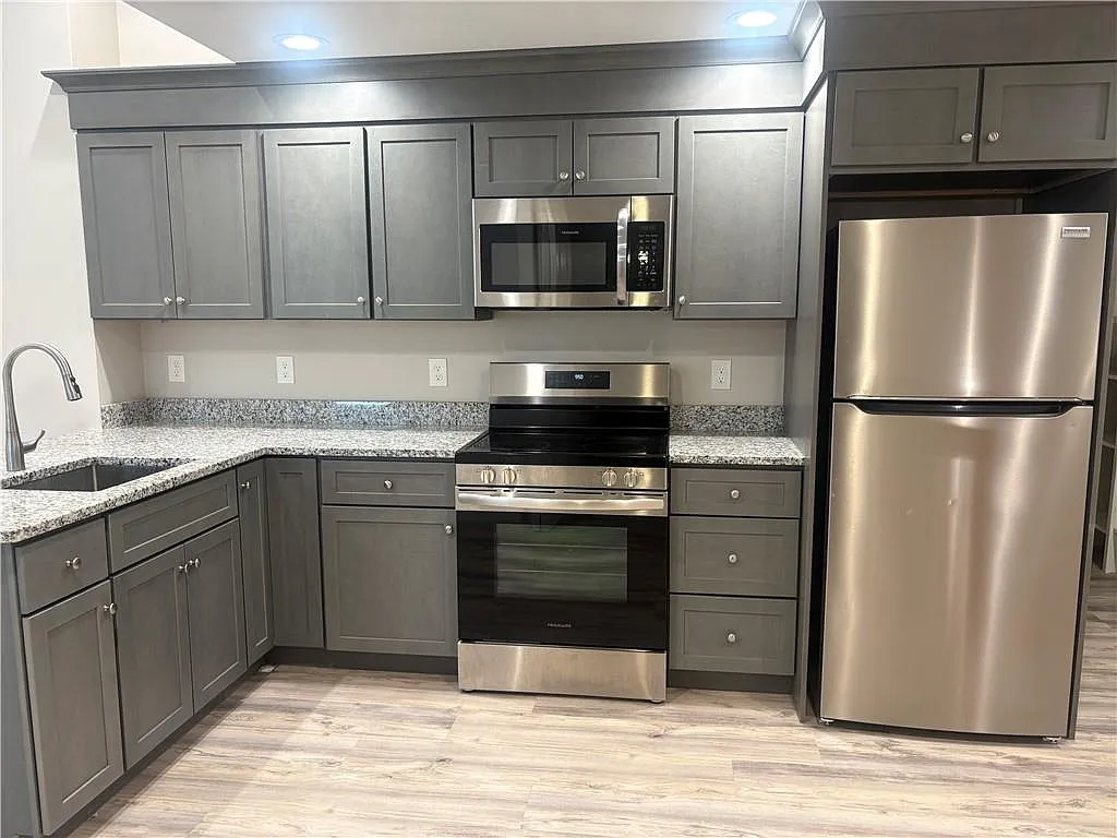 1 bed, 1.0 bath, 652 sqft, $2,200 — Photo 4