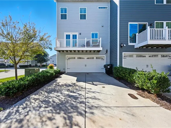 505 Charles Porteus Ln, Virginia Beach, VA 23451