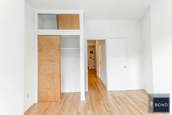 Rented by Bond New York | media 8