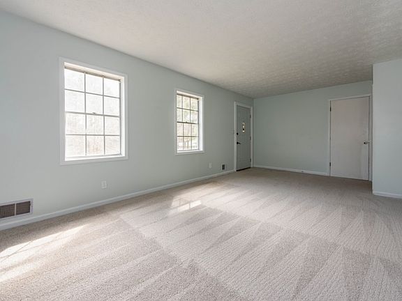 4th image of 509 Hemlock Dr