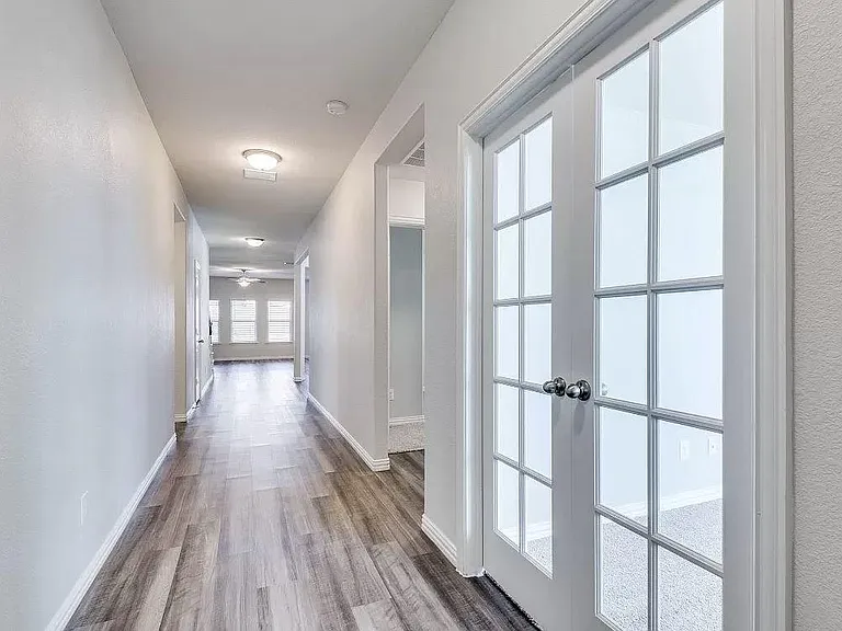 1333 Rembrandt Dr — Photo 2