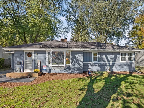 32 Cedargrove Dr, Rochester, NY 14617