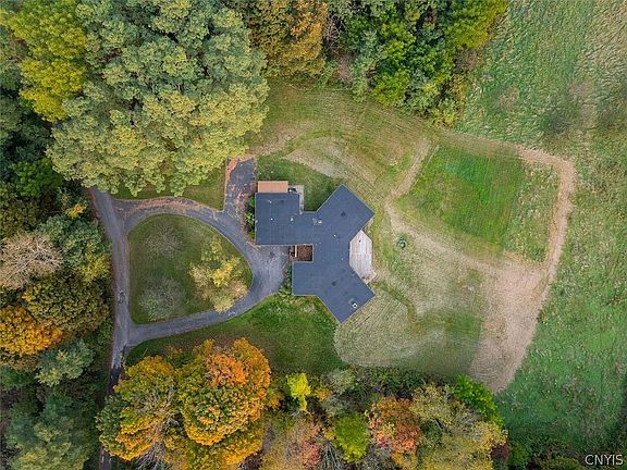 4th image of 9198 Sly Hill Rd