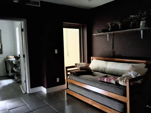 96 Woodpoint Road image 15 of 23