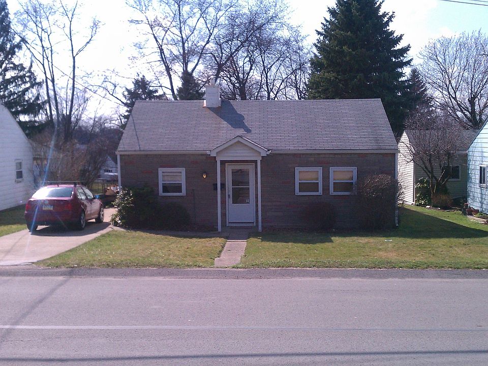 Front showing driveway. 