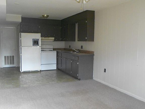 3rd image of 1715 Mamie St APT 13