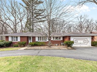82 Hickory Ln, Lincolnshire, IL
