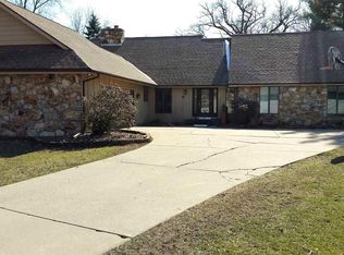 2900 27th Ave, Moline, IL 61265