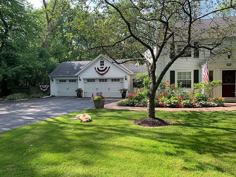 2nd image of 1117 E Fox Ln