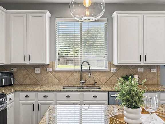 3rd image of 4031 Calle De Cobre