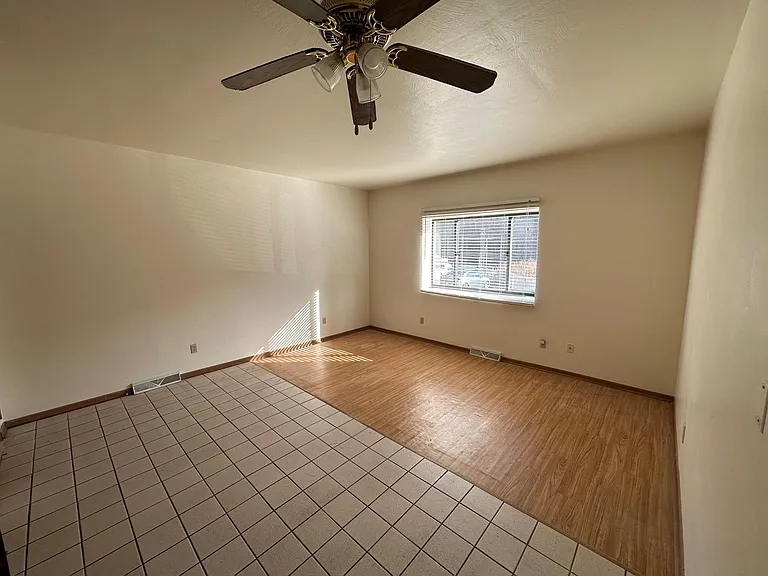 569 Woodmont Ave #A — Photo 1
