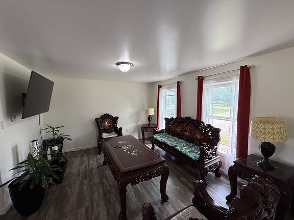 3rd image of 1258 Warren Rd