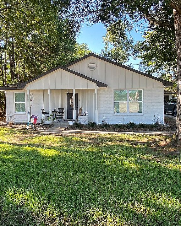 2nd image of 418 Alana Ln