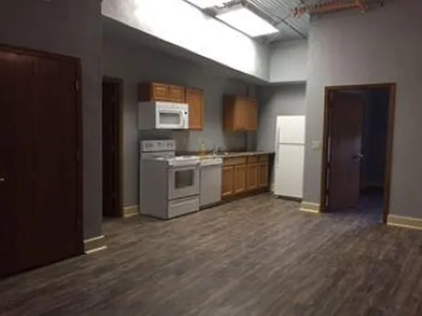 885 S Janesville St, Whitewater, WI