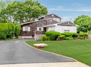 31 Roosevelt Blvd, Massapequa, NY 11758