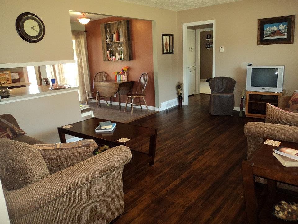 Upstairs living room. 
