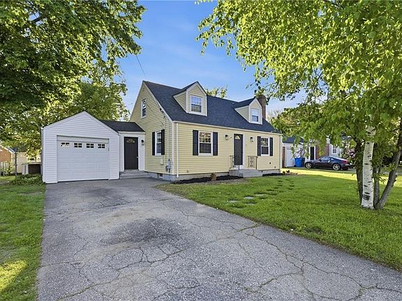 2nd image of 61 Rose Hill Dr