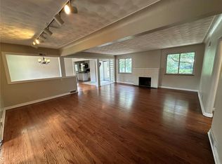 9404 Parklind Dr, Saint Louis, MO