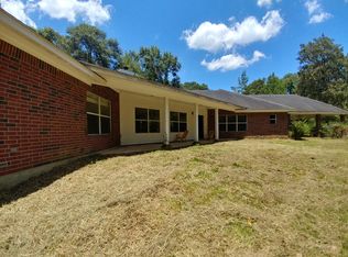 16015 Creighton Rd, Conroe, TX 77302