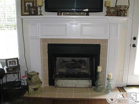 5th image of 938 Willow Cir