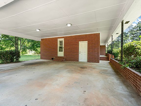 5th image of 312 Magnolia St