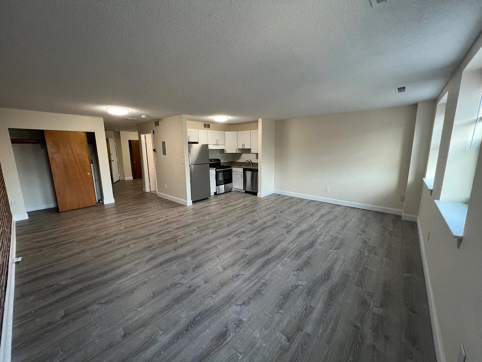 Studio, $2,250 — Photo 3
