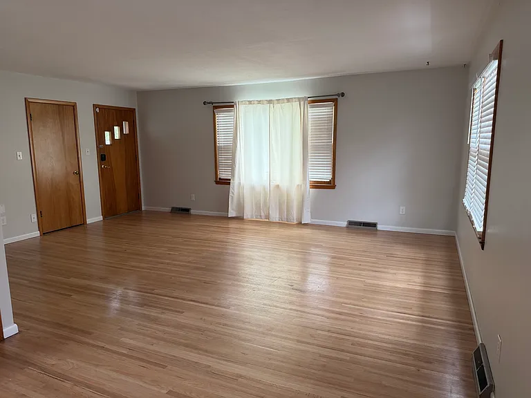 5444 N Athenian Ave — Photo 6