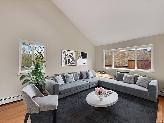 2nd image of 15 Lark Ln