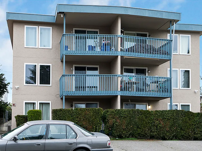 15409 9th Ave SW #5 — Photo 1