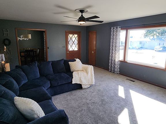 2nd image of 821 Jansen St