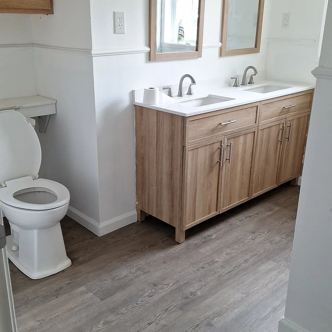 5 bed, 4.5 bath, 4092 sqft, $2,300 — Photo 2