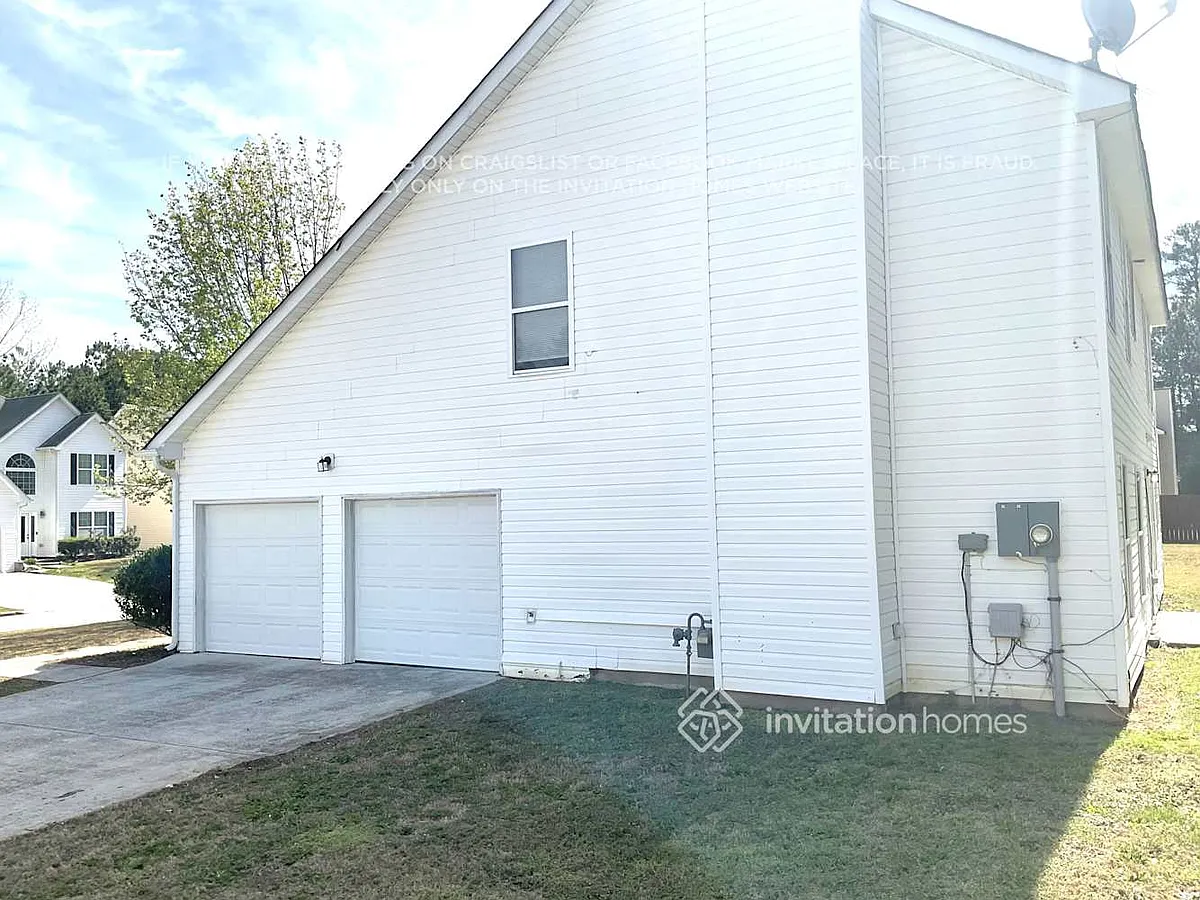 Building Photo - 2756 Live Oak Trl