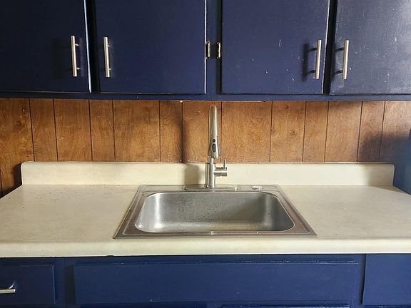 2nd image of 1600 W Market St #2