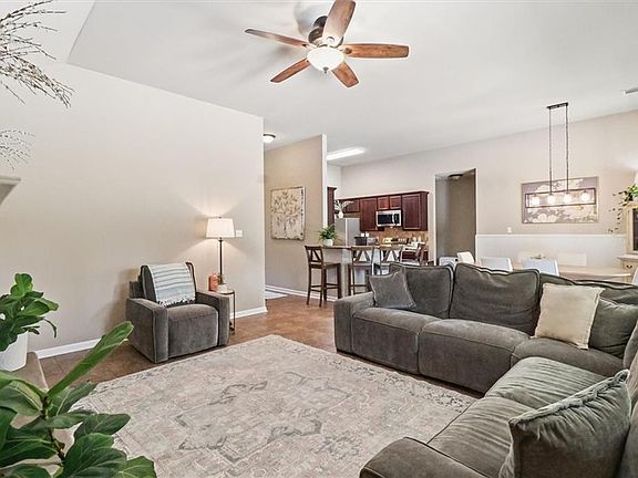 3rd image of 116 Meadow Spring Pl