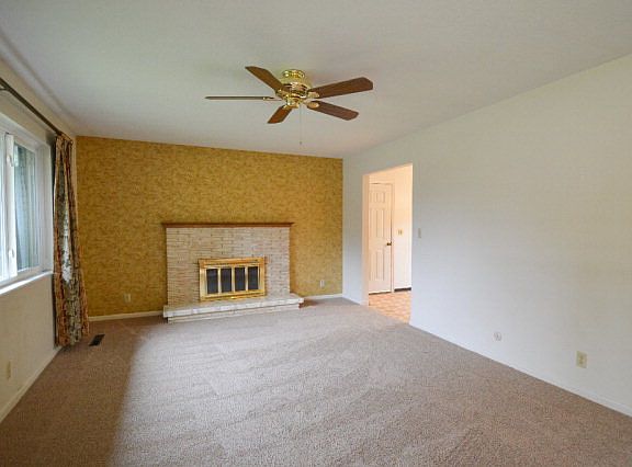 3rd image of 1331 Austin Ave