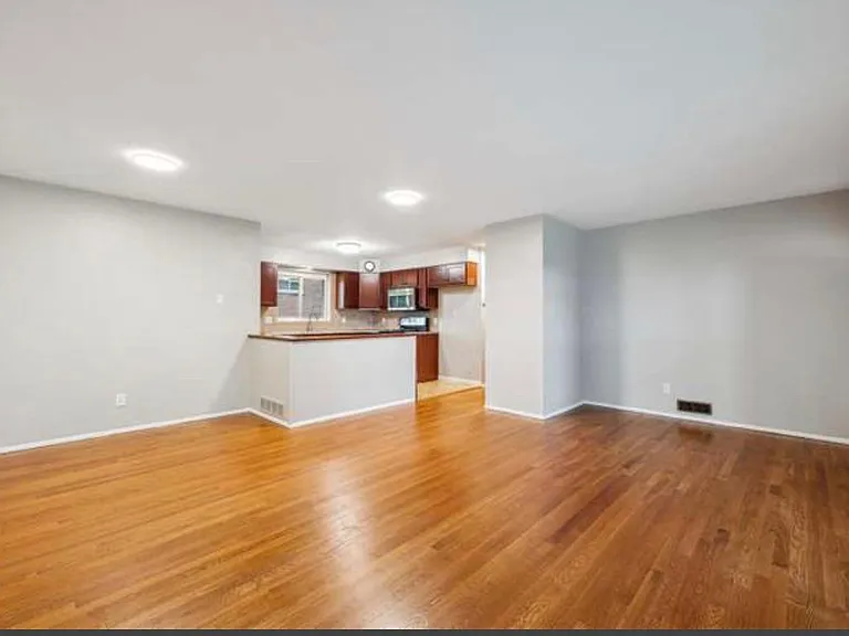 601 Santen Dr — Photo 3