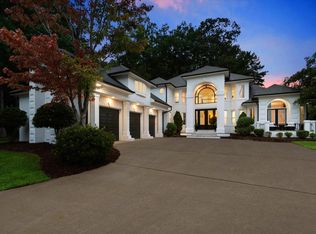 1337 Whispering Oaks Ln, Matthews, NC 28104