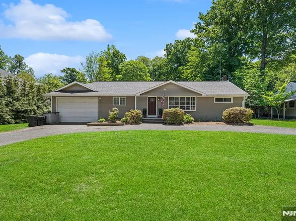 777 Washington Ave, Washington Township, NJ 07676