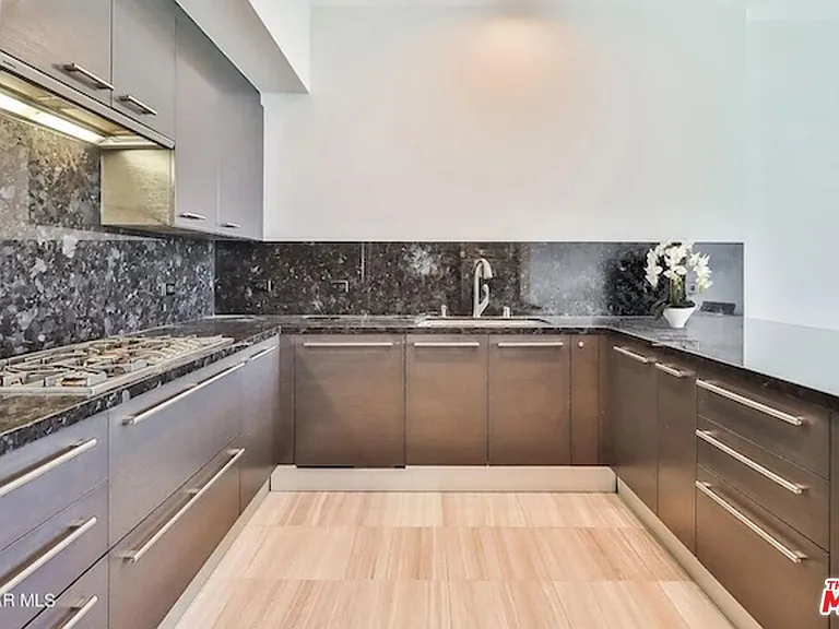 900 W Olympic Blvd #34D — Photo 7