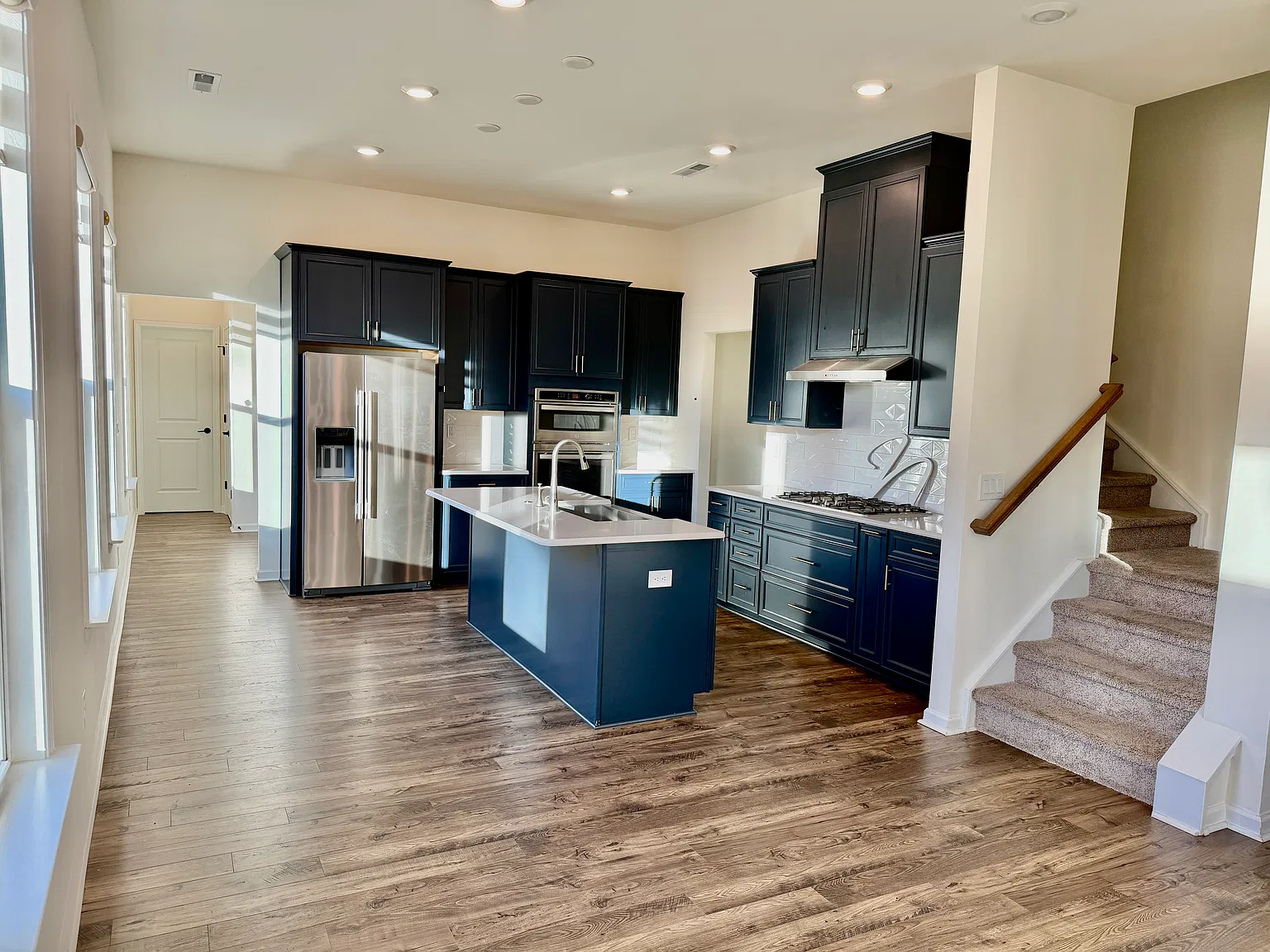 4 bed, 3.5 bath, 2478 sqft, $2,749 — Photo 4
