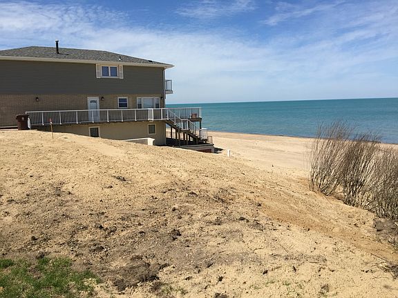 4th image of 3044 Lake Shore Dr