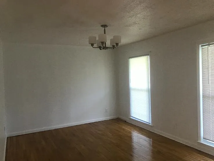 111 Lionel Ln #B — Photo 6