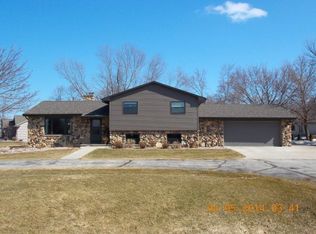 N2696 Chalet Dr, Appleton, WI 54913
