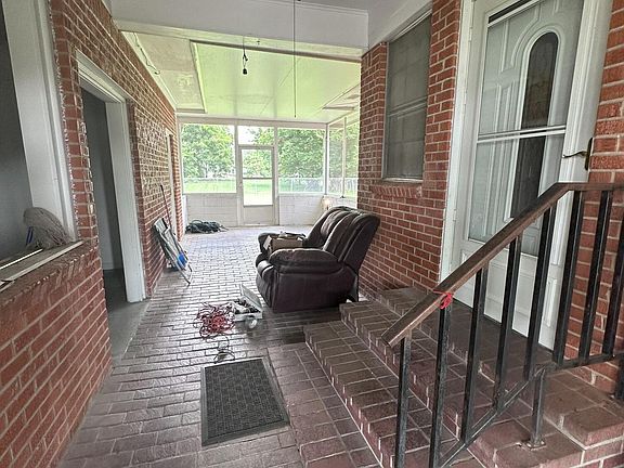 2nd image of 614 N Lombard St